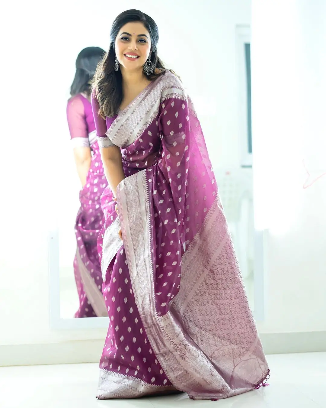 Shamna Kasim Wearing Beautiful Earrings Violet Designer Saree